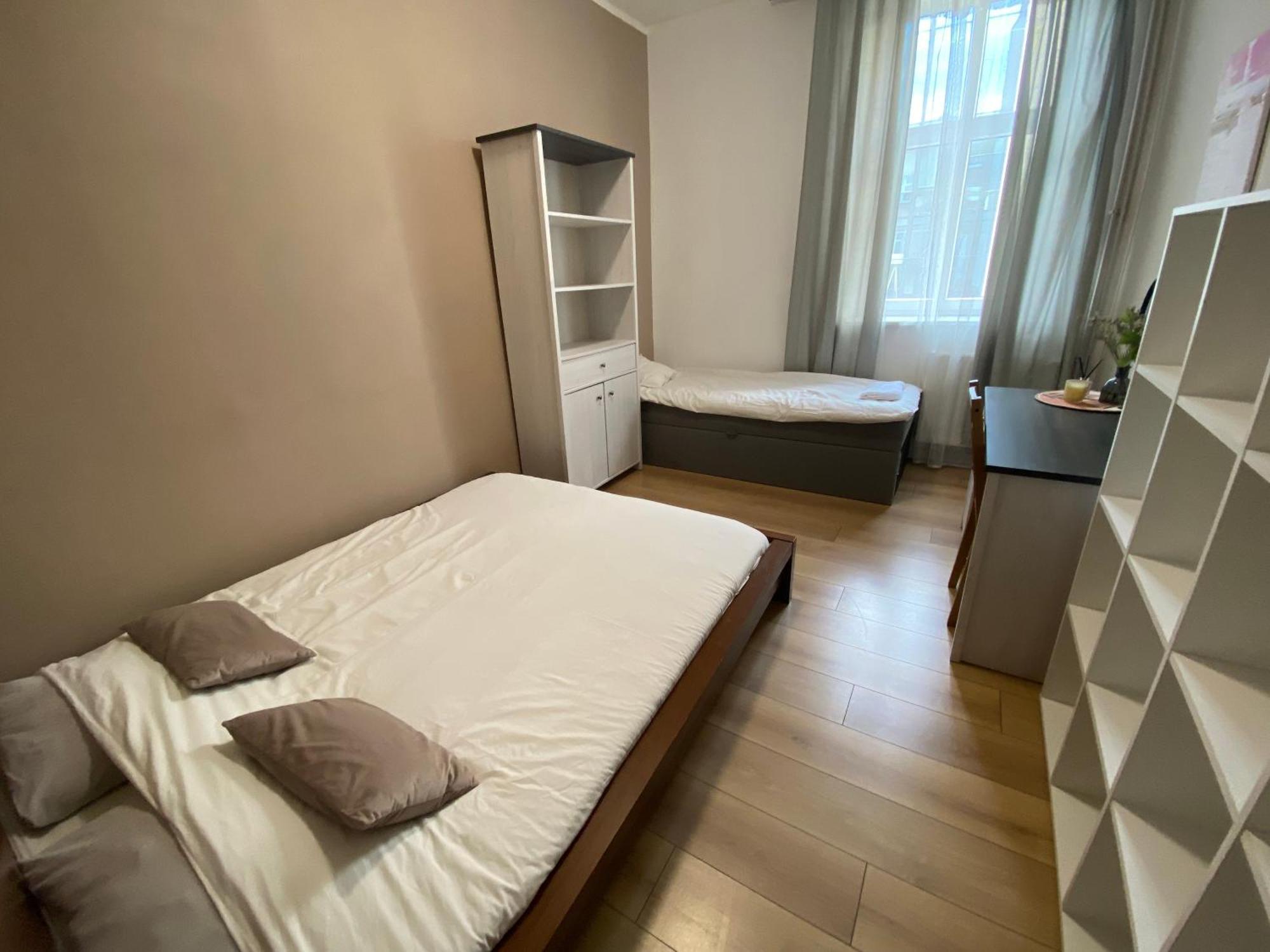 Pini Hostel - Przytulne Pokoje W Centrum Krakowa Esterno foto
