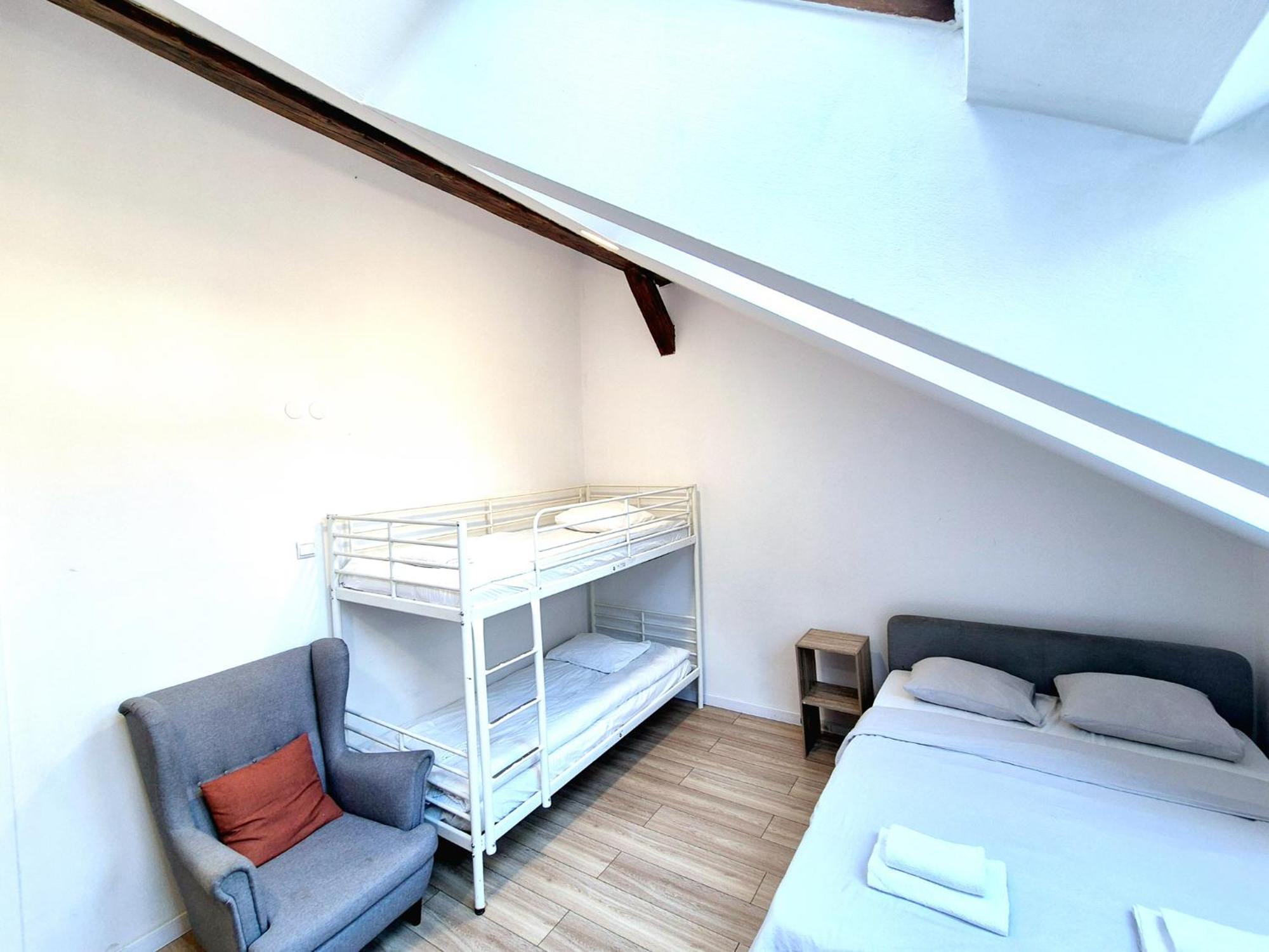 Pini Hostel - Przytulne Pokoje W Centrum Krakowa Esterno foto
