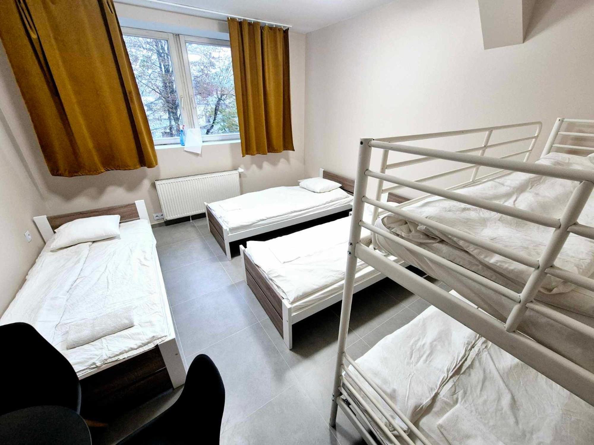 Pini Hostel - Przytulne Pokoje W Centrum Krakowa Esterno foto